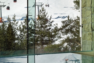 Bezramowe przeszklenie panoramiczne z widokiem na Jaworzynę Krynicką