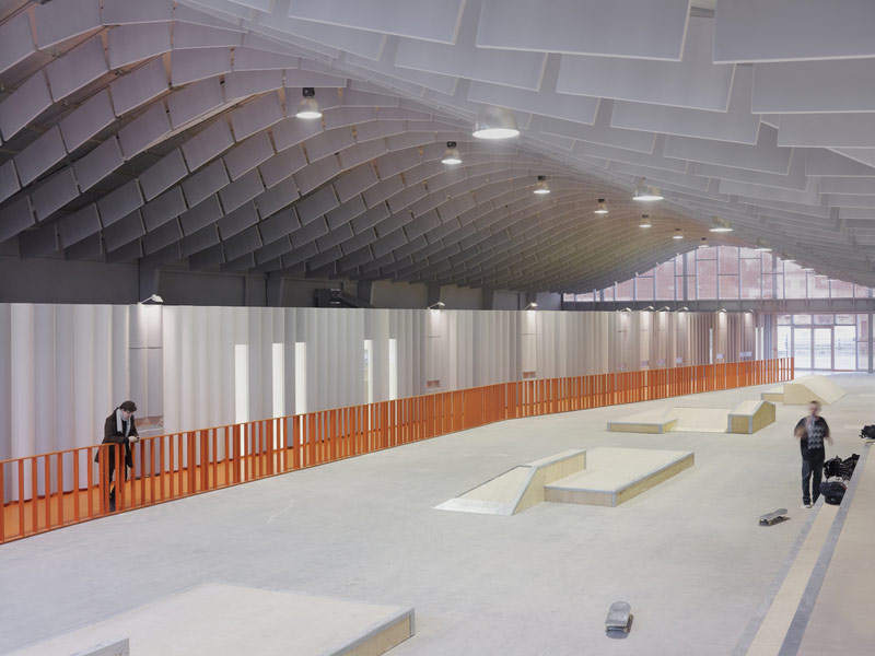 Adaptacja budynku fabrycznego : Skate Park, Francja