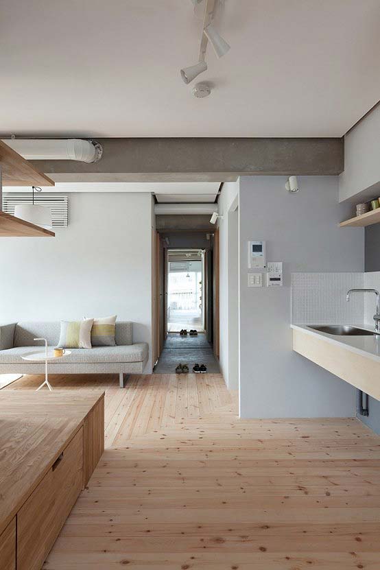 Nowoczesny apartament a drewniane ściany