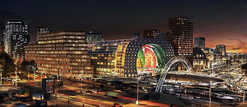 Potężna architektura hali targowej w Rotterdamie
