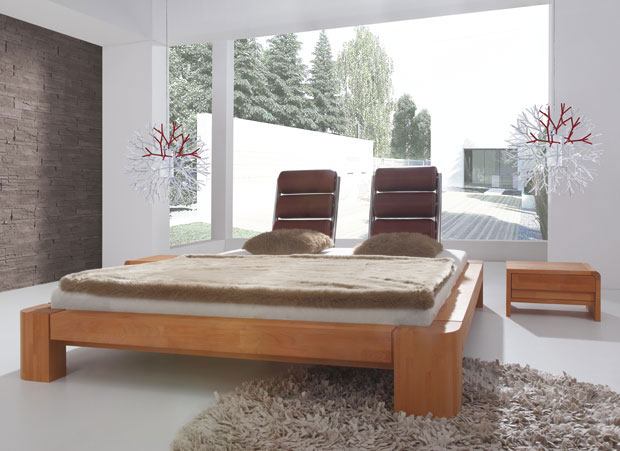 Drewniane łóżka na zimową aurę
