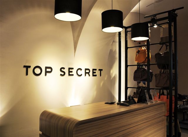 Lifting koncepcji wnętrza sklepu stacjonarnego Top Secret