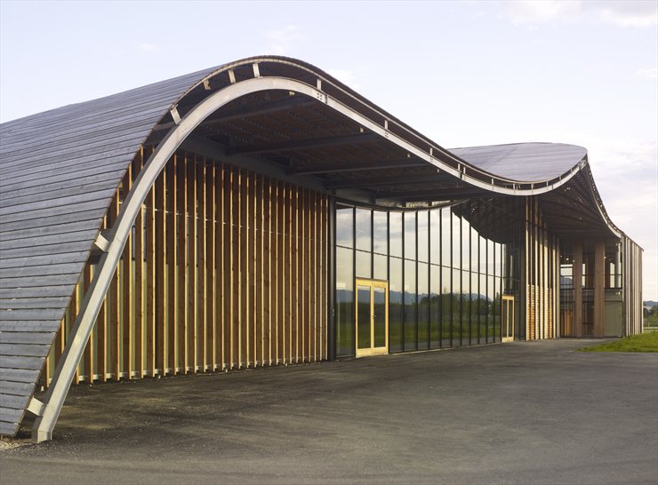 Konstrukcja stalowa dachu : budynek dla Rossignol
