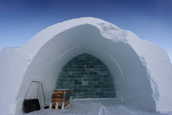 Największy na świecie lodowy hotel w Szwecji
