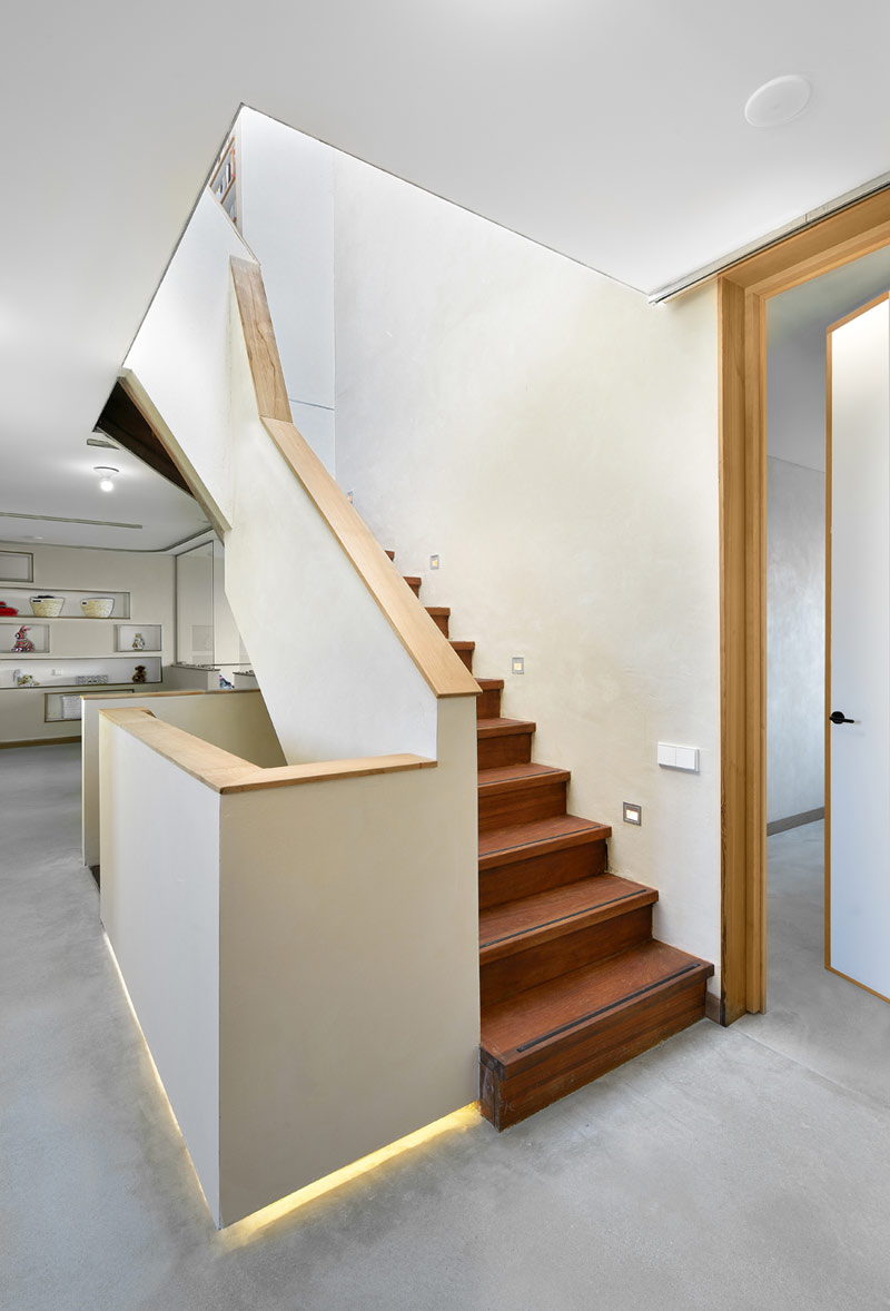 Minimalistyczne wnętrza nowoczesnego domu z Holandii