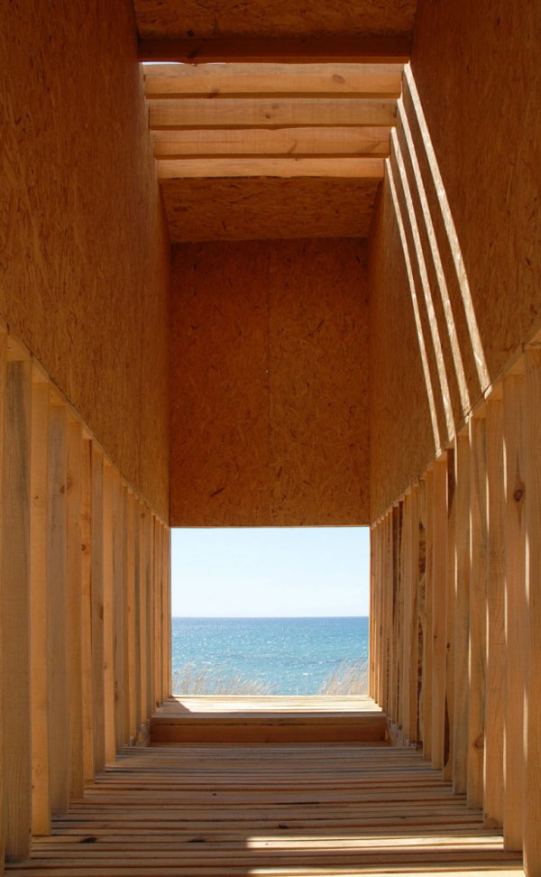 Drewniany pawilon na plaży
