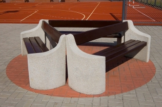 Mała architektura: ławki i siedziska 