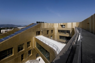Projekt budynku w górach : Baskijskie Centrum Kulinarne    