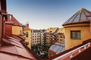Przestrzenny apartament w Sztokholmie