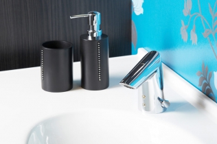 Obalamy mity: baterie bezdotykowe do umywalek nie kosztują tysiące