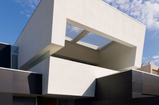  Biały dom z basenem : Steve Domoney Architecture