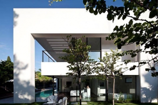 Biały dom / Izrael / Pitsou Kedem Architects