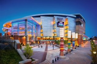 Przenikanie przeszłości i przyszłości – Time Warner Cable Arena w Charlotte 