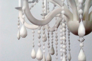 Designerski żyrandol z wosku od Takeshi Miyakawa 