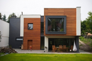 Dom na skarpie: C7 Pracownia Architektoniczna