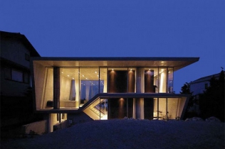 Dom z betonu i szkła : Noriyoshi Morimura Architects