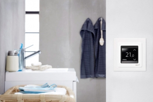 Nowy dotykowy termostat DEVIreg™ Touch