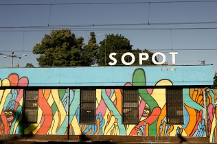 Let’s Color odmienił dworce kolejowe w Polsce
