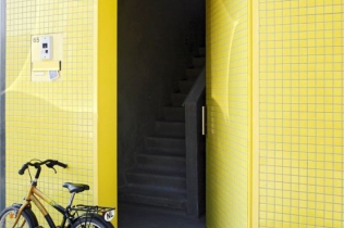 Żółta fasada?: Patio House