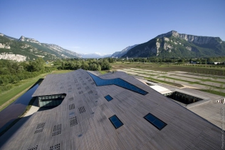 Konstrukcja stalowa dachu : budynek dla Rossignol