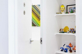 Metamorfoza garażu w studio dla LEGO artystów - przed i po