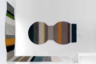 Na podłodze musi być dywan : kolekcja Patricii Urquiola