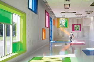 Tęczowy pokój - publiczna szkoła w Toronto