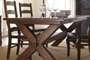 Włoskie meble – stoły z litego drewna