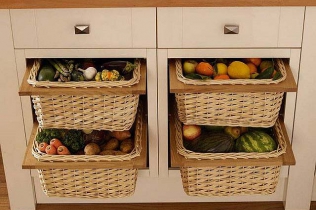 Przechowywanie warzyw i owoców w kuchni – inspiracje