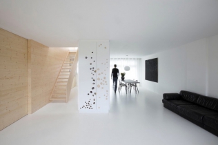 Wnętrze skąpane w bieli : i29 l interior architects