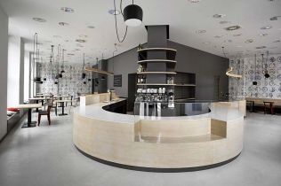 Kawiarnia w Pradze - minimalistyczne wnętrze