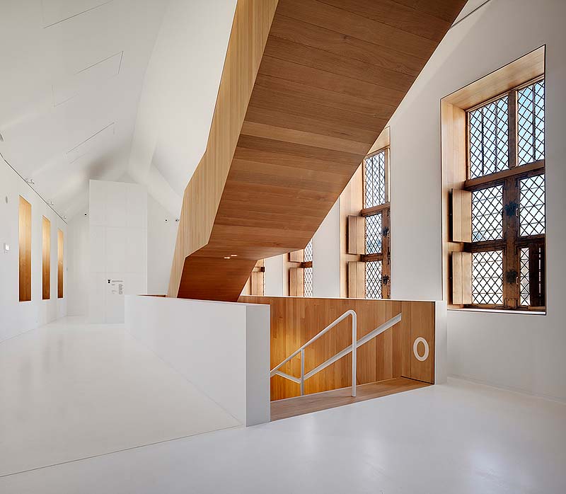Modernistyczny gotyk - kubatura i wnętrze