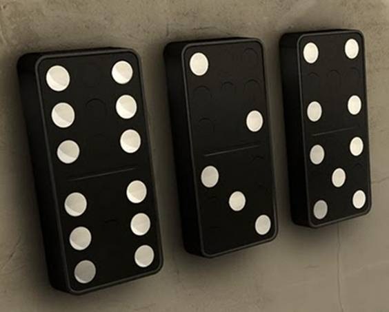 Zegar ścienny w formie domino : Carbon Design